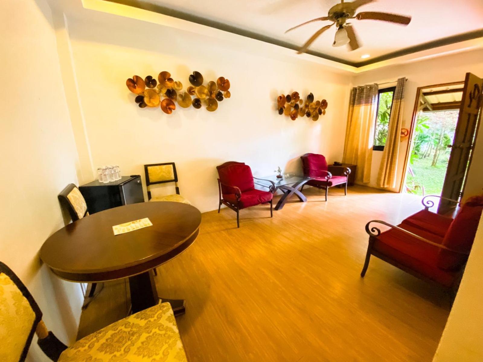 Hortz Hotels And Resorts Tagaytay City ภายนอก รูปภาพ